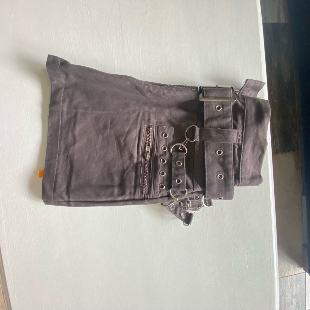 Skirt brown size 6 is good condition
